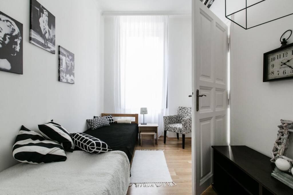 Your Gorgeous&Spacious Dream Home In Budapest Exterior foto