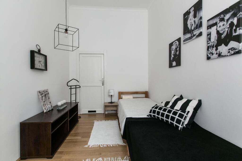 Your Gorgeous&Spacious Dream Home In Budapest Exterior foto