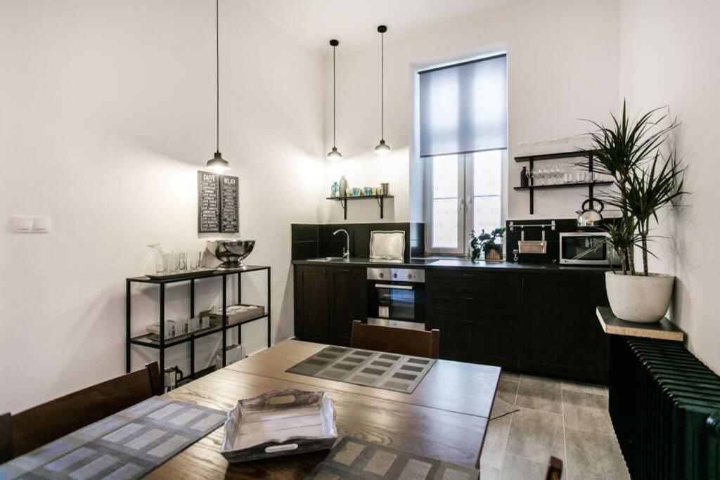 Your Gorgeous&Spacious Dream Home In Budapest Exterior foto